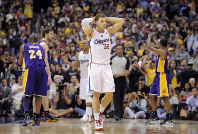 Οι Λέικερς νικητές στο ντέρμπι του Λος Αντζελες